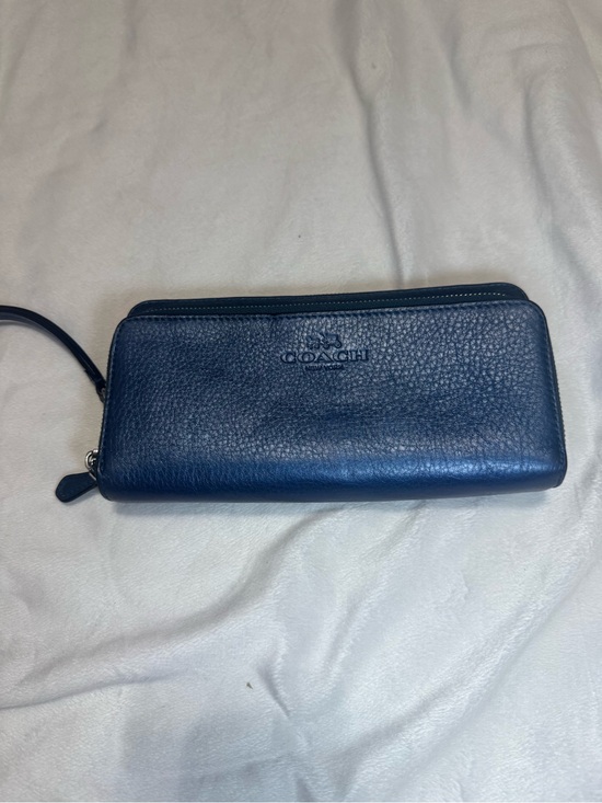 Coach Handbags - Coach Navy Pebbled Leather Zip Wristlet